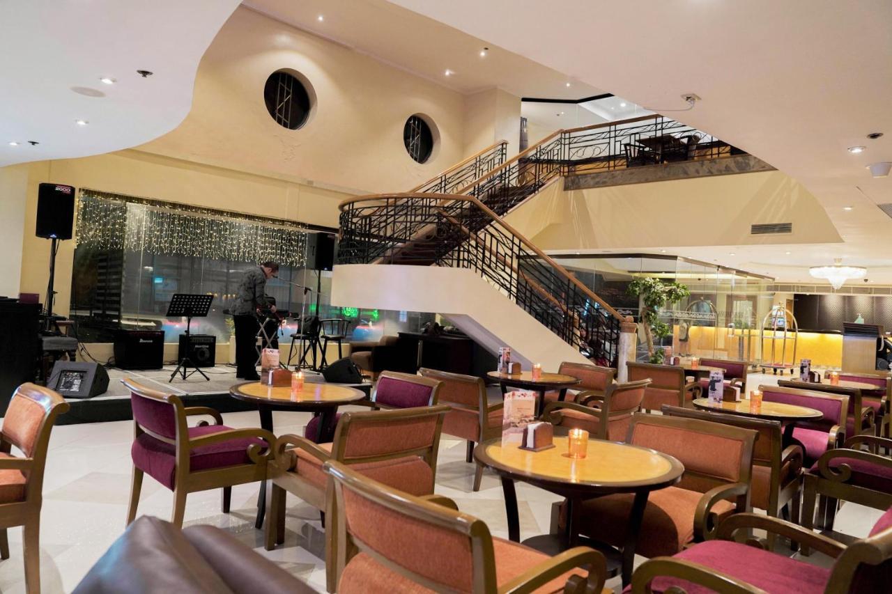 Berjaya Makati Hotel Makati City Exterior foto