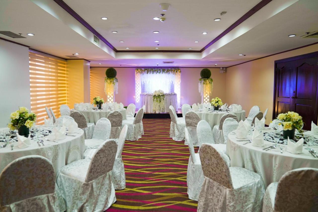 Berjaya Makati Hotel Makati City Exterior foto