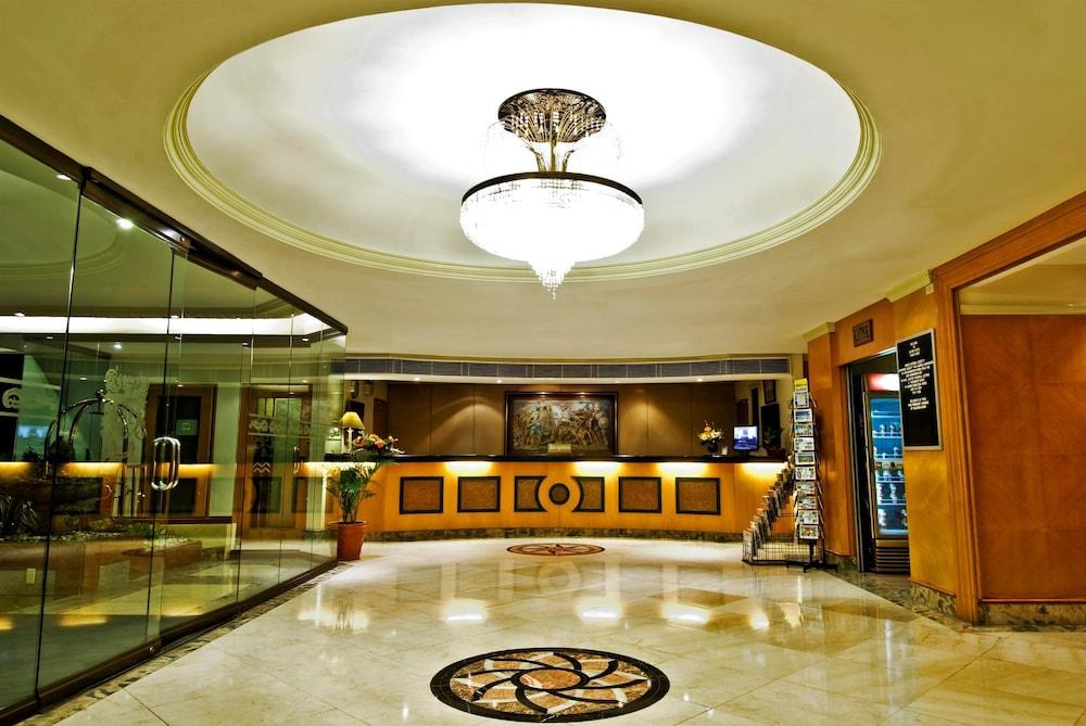 Berjaya Makati Hotel Makati City Exterior foto