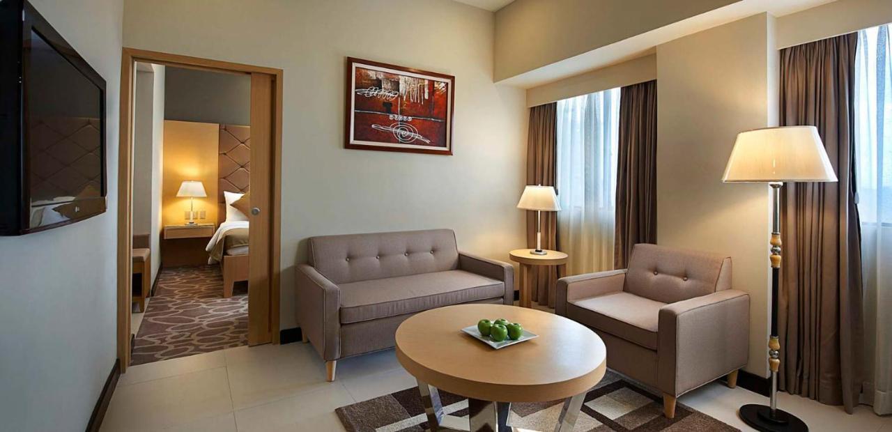 Berjaya Makati Hotel Makati City Exterior foto
