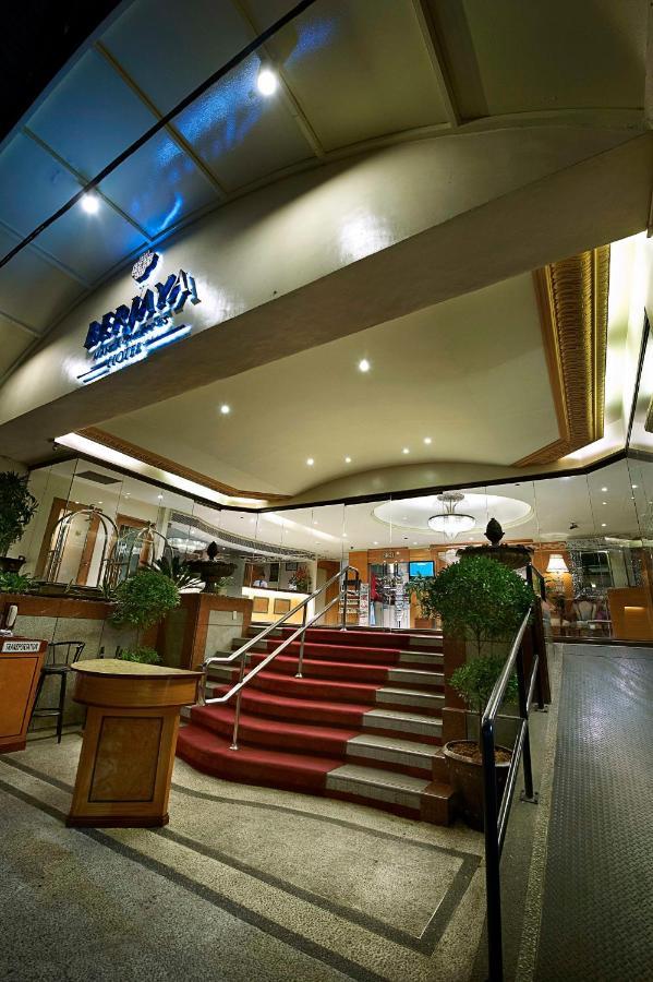 Berjaya Makati Hotel Makati City Exterior foto